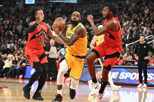 湖人绝杀猛龙后三大动态:雷迪克释因 里夫斯声援老詹