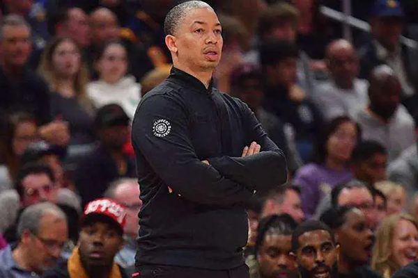 哈登欲加盟火箭引风波,泰伦卢赌上职位留核心