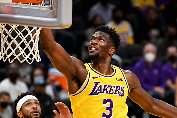 <a href=/lanqiu/lakers/ target=_blank class=infotextkey>湖人</a>季前赛首胜:艾顿26分钟砍14+8,直言要做防守锚点