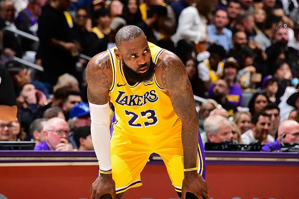 NBA休赛期动态:<a href=/lanqiu/lakers/ target=_blank class=infotextkey>湖人</a>伤病、勇士签约与<a href=/lanqiu/76ers/ target=_blank class=infotextkey>76人</a>合同进展